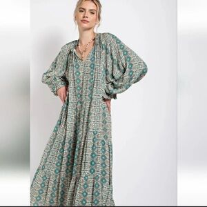 Flowy Patterned Maxi Dress small